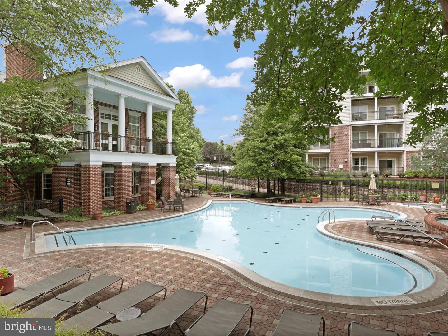 1521 SPRING GATE DR #10107, MCLEAN, Virginia 22102, 1 Bedroom Bedrooms, ,1 BathroomBathrooms,Residential,For sale,1521 SPRING GATE DR #10107,VAFX2260320 MLS # VAFX2260320