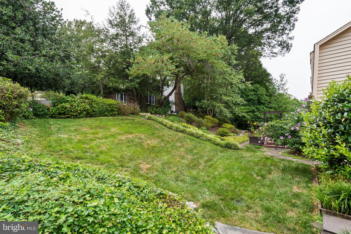 8907 GLADE HILL RD, FAIRFAX, Virginia 22031, 4 Bedrooms Bedrooms, ,2 BathroomsBathrooms,Residential,For sale,8907 GLADE HILL RD,VAFX2260328 MLS # VAFX2260328