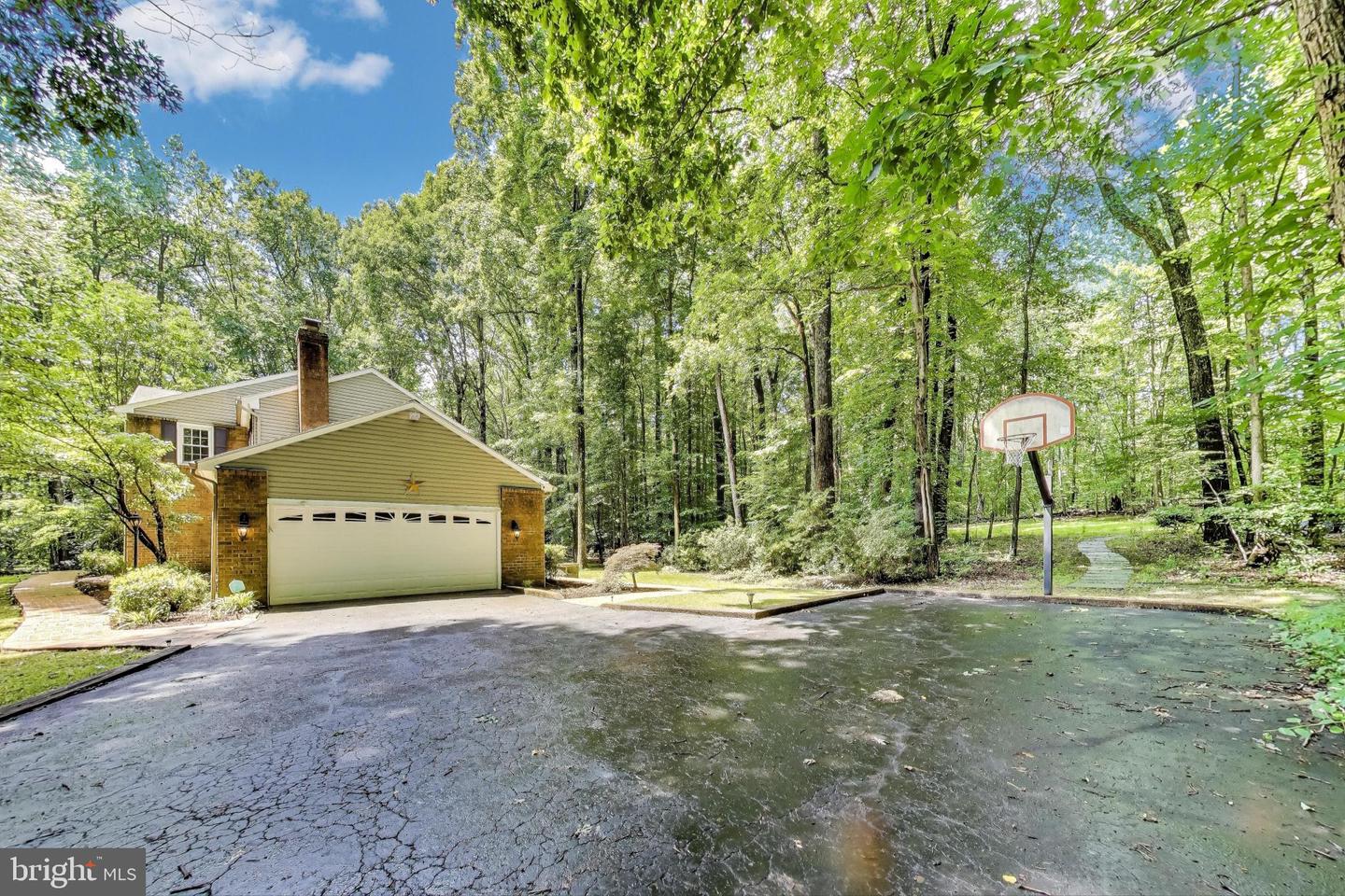 6536 LITTLE OX RD, FAIRFAX STATION, Virginia 22039, 4 Bedrooms Bedrooms, ,3 BathroomsBathrooms,Residential,For sale,6536 LITTLE OX RD,VAFX2260380 MLS # VAFX2260380