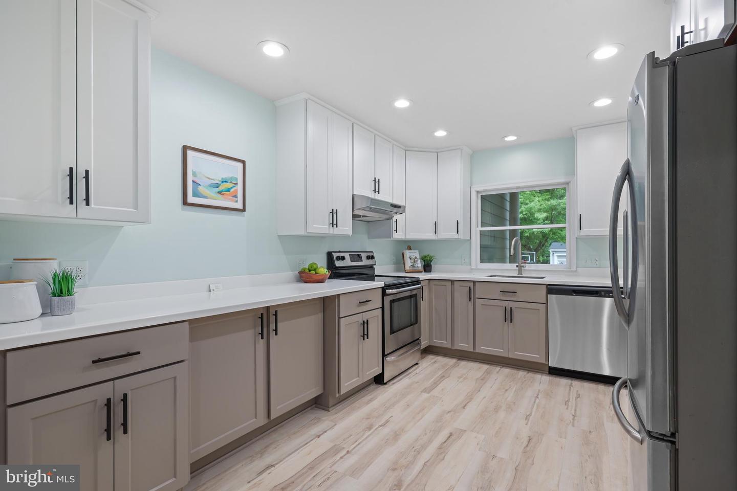 8721 WATERFORD RD, ALEXANDRIA, Virginia 22308, 5 Bedrooms Bedrooms, ,3 BathroomsBathrooms,Residential,For sale,8721 WATERFORD RD,VAFX2260496 MLS # VAFX2260496