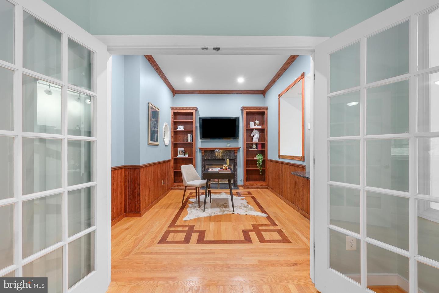 8721 WATERFORD RD, ALEXANDRIA, Virginia 22308, 5 Bedrooms Bedrooms, ,3 BathroomsBathrooms,Residential,For sale,8721 WATERFORD RD,VAFX2260496 MLS # VAFX2260496