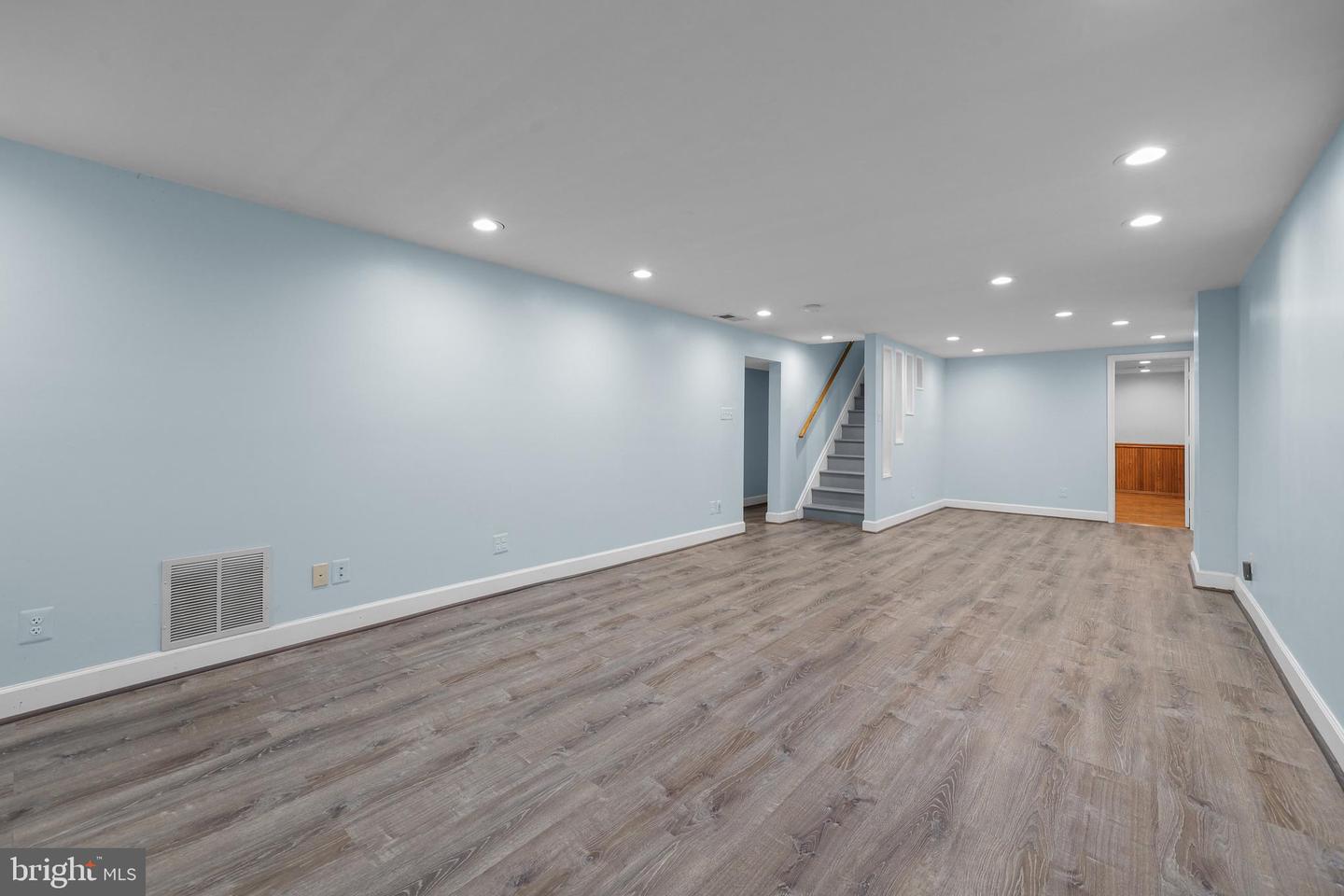 8721 WATERFORD RD, ALEXANDRIA, Virginia 22308, 5 Bedrooms Bedrooms, ,3 BathroomsBathrooms,Residential,For sale,8721 WATERFORD RD,VAFX2260496 MLS # VAFX2260496