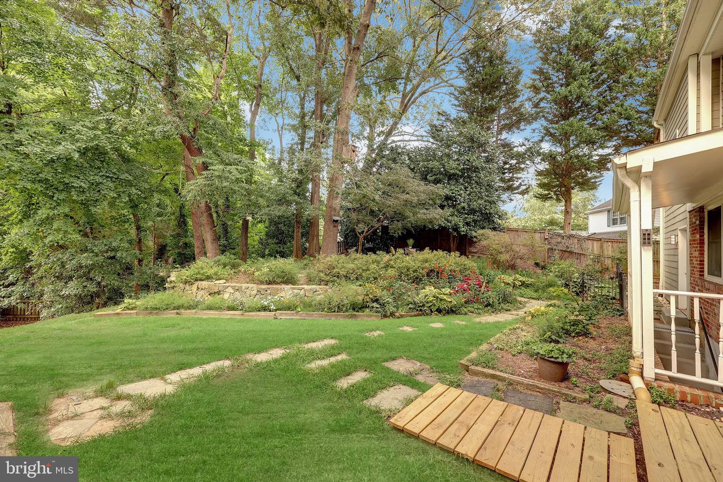 8721 WATERFORD RD, ALEXANDRIA, Virginia 22308, 5 Bedrooms Bedrooms, ,3 BathroomsBathrooms,Residential,For sale,8721 WATERFORD RD,VAFX2260496 MLS # VAFX2260496