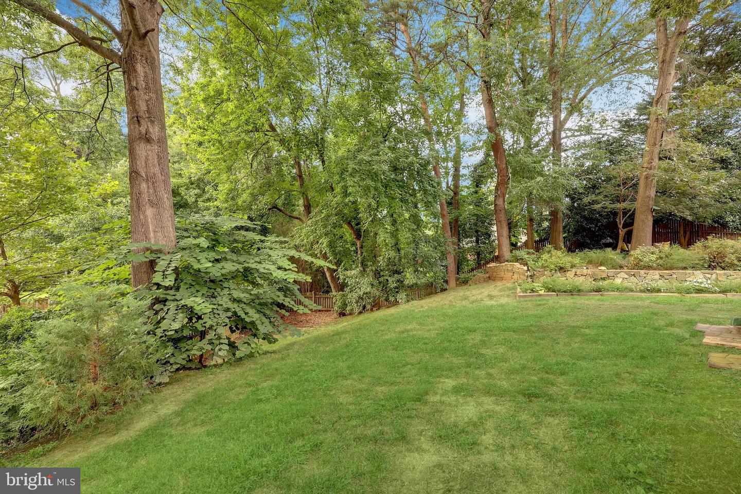 8721 WATERFORD RD, ALEXANDRIA, Virginia 22308, 5 Bedrooms Bedrooms, ,3 BathroomsBathrooms,Residential,For sale,8721 WATERFORD RD,VAFX2260496 MLS # VAFX2260496