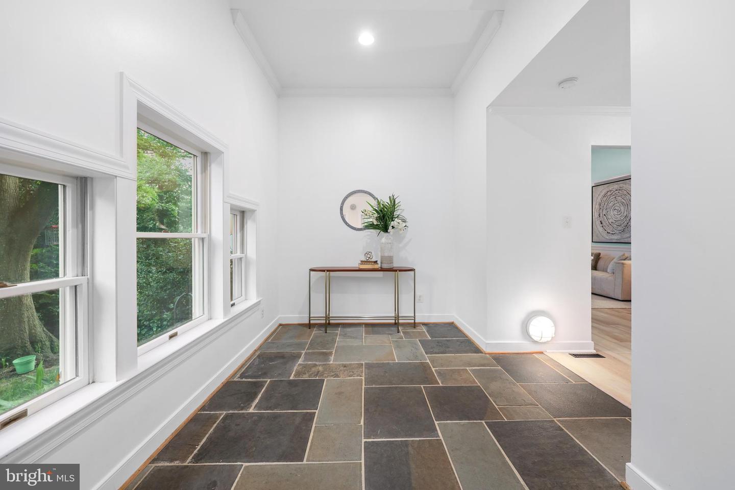 8721 WATERFORD RD, ALEXANDRIA, Virginia 22308, 5 Bedrooms Bedrooms, ,3 BathroomsBathrooms,Residential,For sale,8721 WATERFORD RD,VAFX2260496 MLS # VAFX2260496