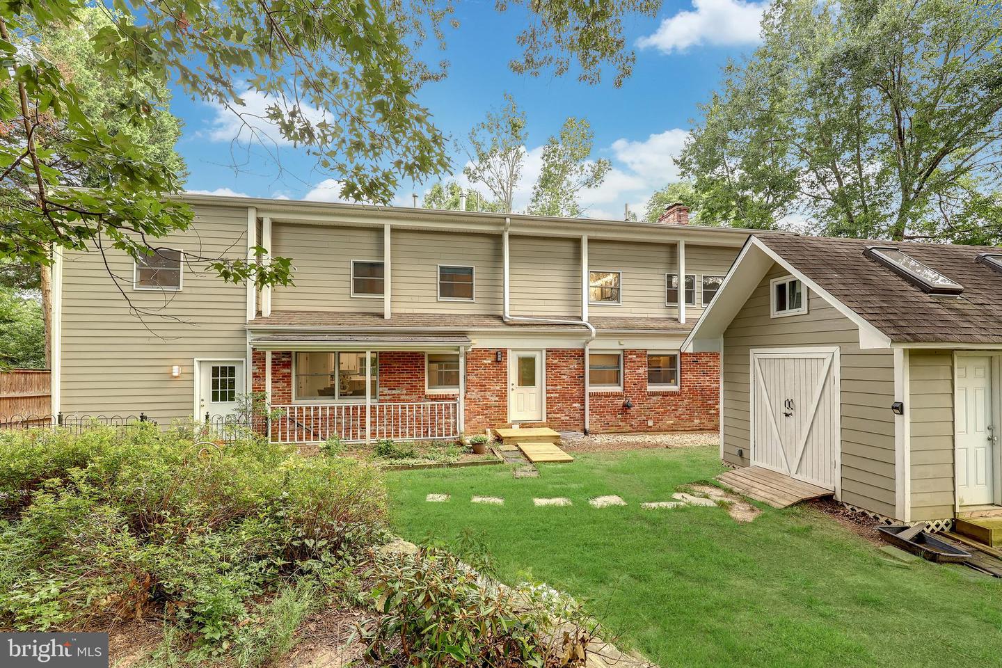 8721 WATERFORD RD, ALEXANDRIA, Virginia 22308, 5 Bedrooms Bedrooms, ,3 BathroomsBathrooms,Residential,For sale,8721 WATERFORD RD,VAFX2260496 MLS # VAFX2260496