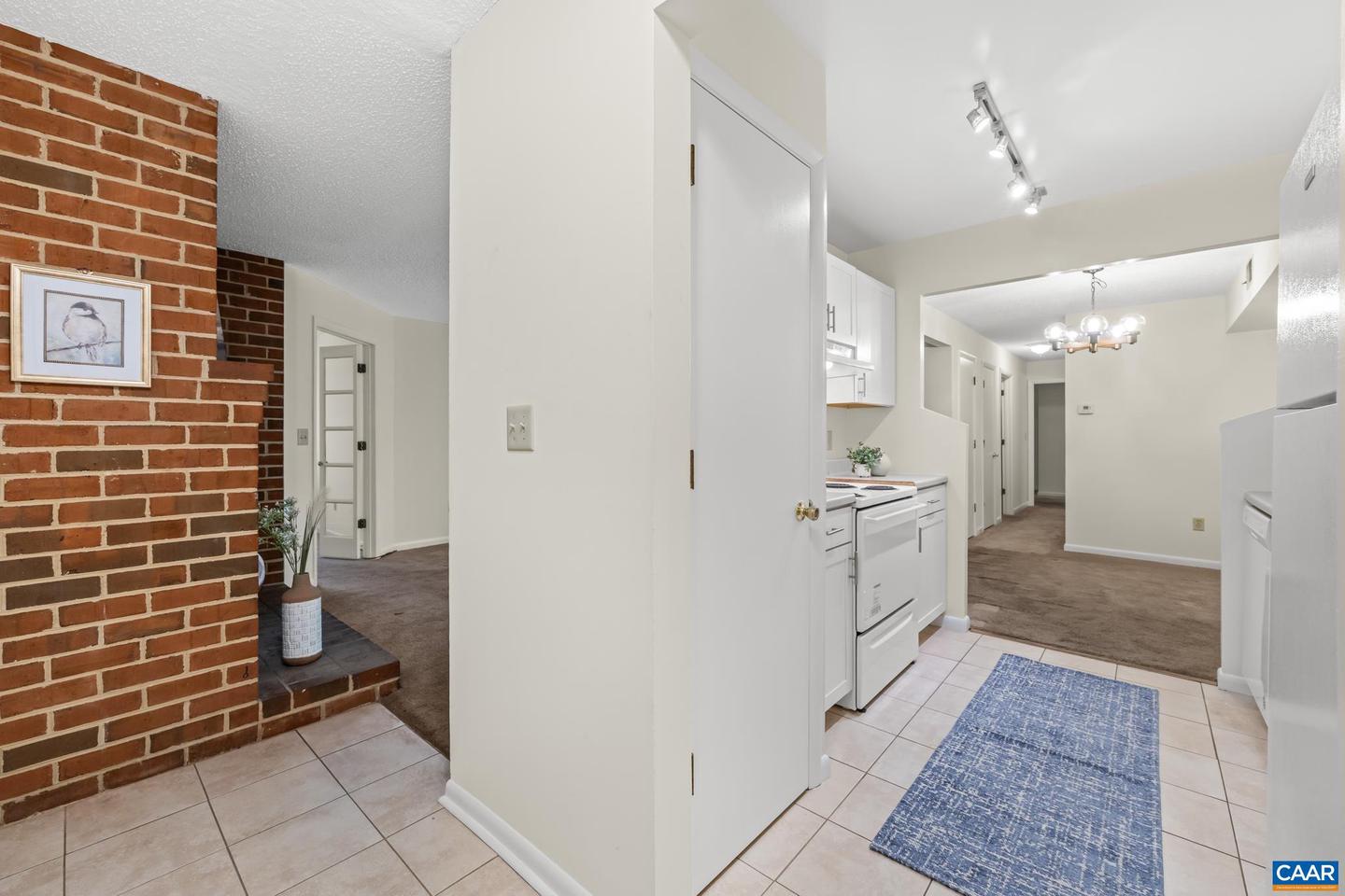 113 TURTLE CREEK RD #3, CHARLOTTESVILLE, Virginia 22901, 2 Bedrooms Bedrooms, ,2 BathroomsBathrooms,Residential,For sale,113 TURTLE CREEK RD #3,667703 MLS # 667703