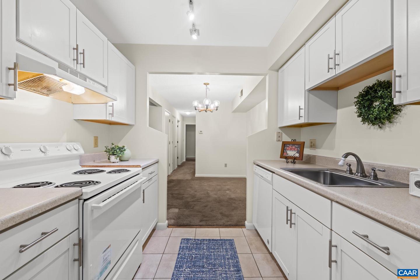 113 TURTLE CREEK RD #3, CHARLOTTESVILLE, Virginia 22901, 2 Bedrooms Bedrooms, ,2 BathroomsBathrooms,Residential,For sale,113 TURTLE CREEK RD #3,667703 MLS # 667703