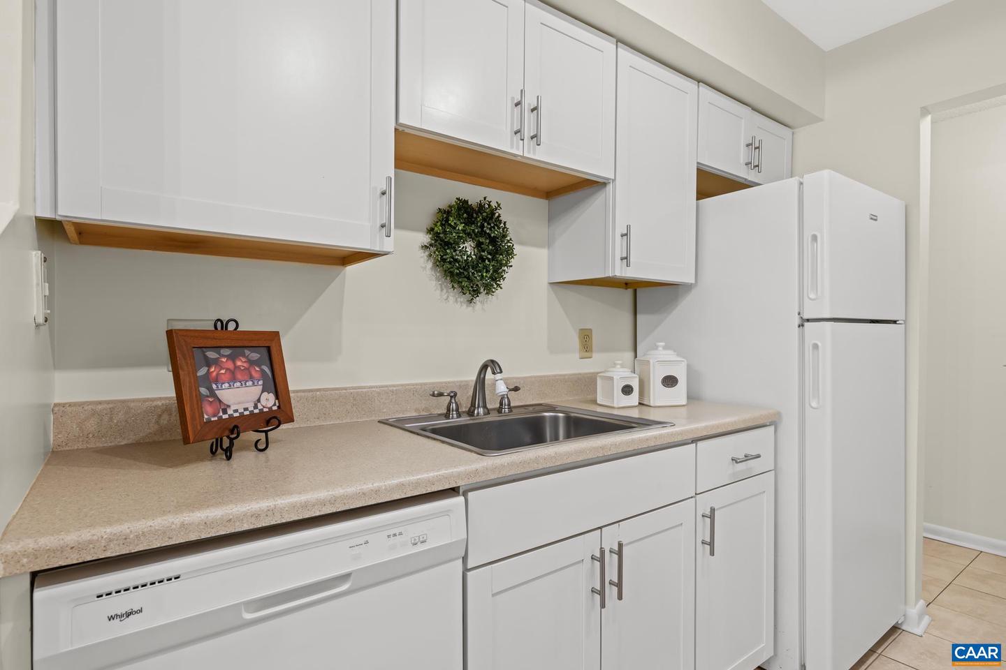 113 TURTLE CREEK RD #3, CHARLOTTESVILLE, Virginia 22901, 2 Bedrooms Bedrooms, ,2 BathroomsBathrooms,Residential,For sale,113 TURTLE CREEK RD #3,667703 MLS # 667703