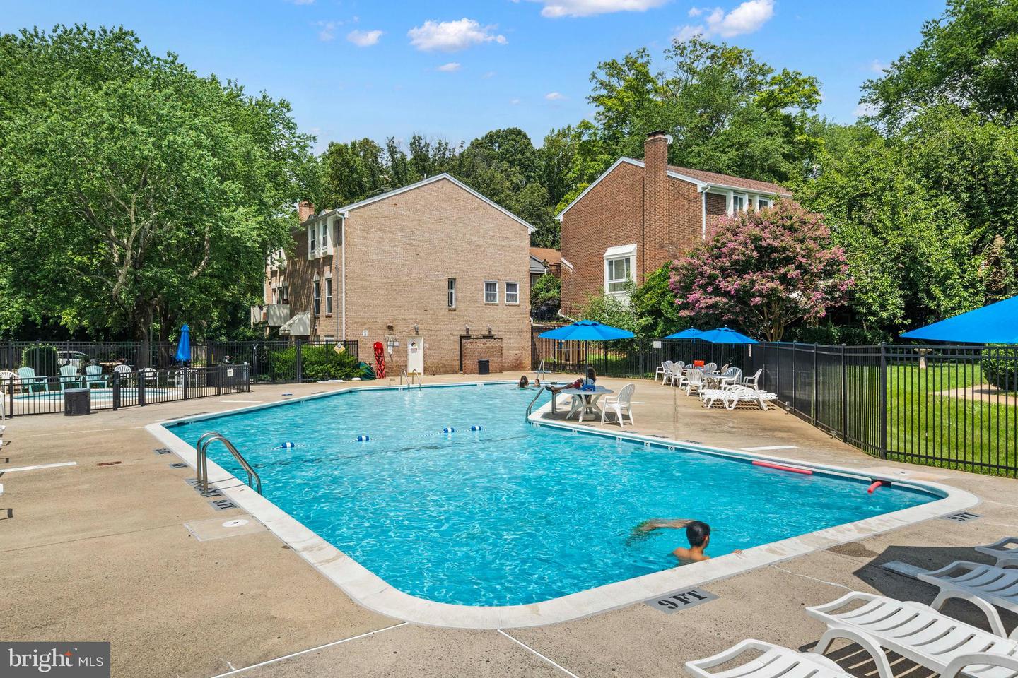 3824 PERSIMMON CIR, FAIRFAX, Virginia 22031, 2 Bedrooms Bedrooms, ,2 BathroomsBathrooms,Residential,For sale,3824 PERSIMMON CIR,VAFX2260624 MLS # VAFX2260624