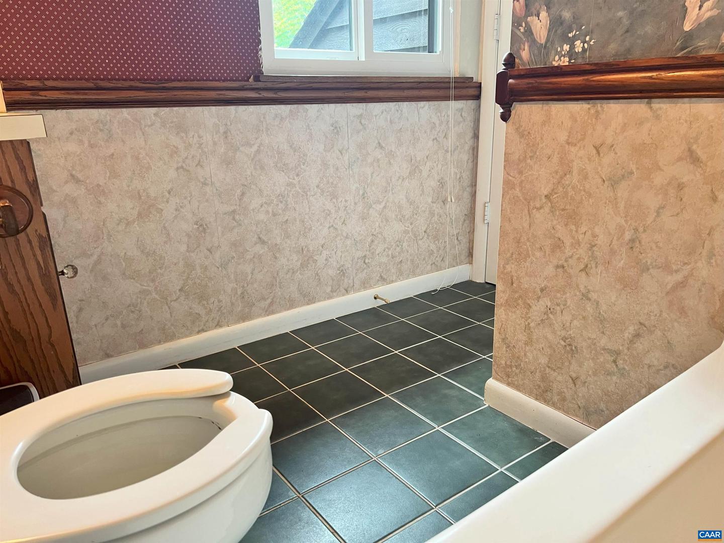 1518 BIRNAM DR, CHARLOTTESVILLE, Virginia 22901, 2 Bedrooms Bedrooms, ,2 BathroomsBathrooms,Residential,For sale,1518 BIRNAM DR,667716 MLS # 667716