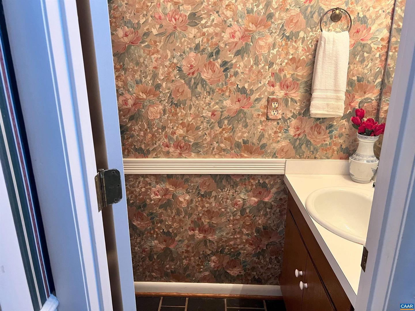1518 BIRNAM DR, CHARLOTTESVILLE, Virginia 22901, 2 Bedrooms Bedrooms, ,2 BathroomsBathrooms,Residential,For sale,1518 BIRNAM DR,667716 MLS # 667716