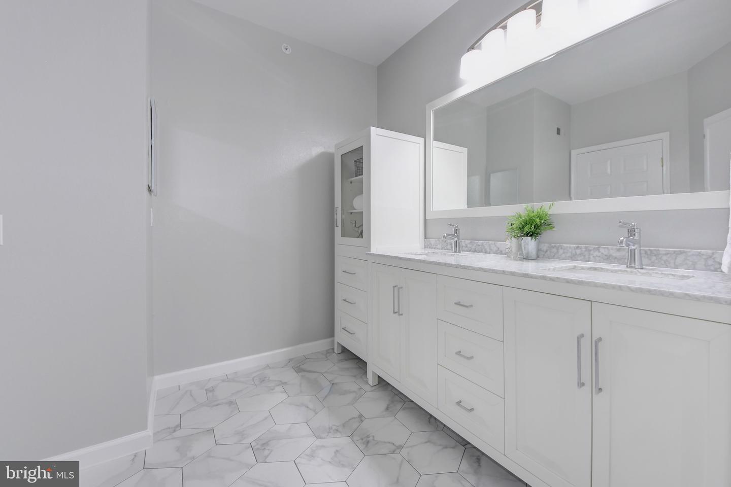 1600 SPRING GATE DR #2406, MCLEAN, Virginia 22102, 1 Bedroom Bedrooms, ,1 BathroomBathrooms,Residential,For sale,1600 SPRING GATE DR #2406,VAFX2260426 MLS # VAFX2260426