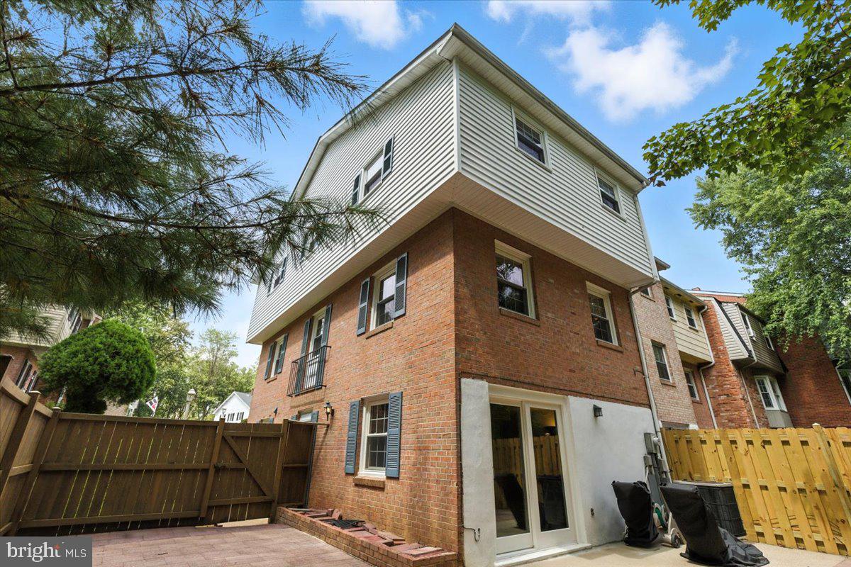 15015 ASHDALE CIR, WOODBRIDGE, Virginia 22193, 4 Bedrooms Bedrooms, ,2 BathroomsBathrooms,Residential,For sale,15015 ASHDALE CIR,VAPW2101186 MLS # VAPW2101186