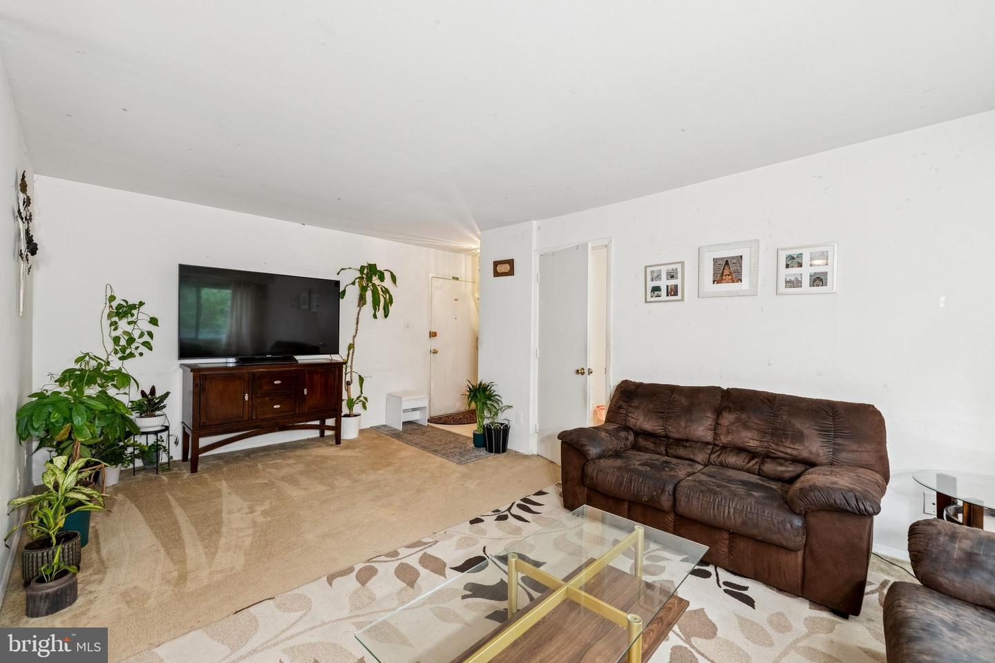 8006 CHANUTE PL ##8, FALLS CHURCH, Virginia 22042, 3 Bedrooms Bedrooms, ,1 BathroomBathrooms,Residential,For sale,8006 CHANUTE PL ##8,VAFX2260498 MLS # VAFX2260498