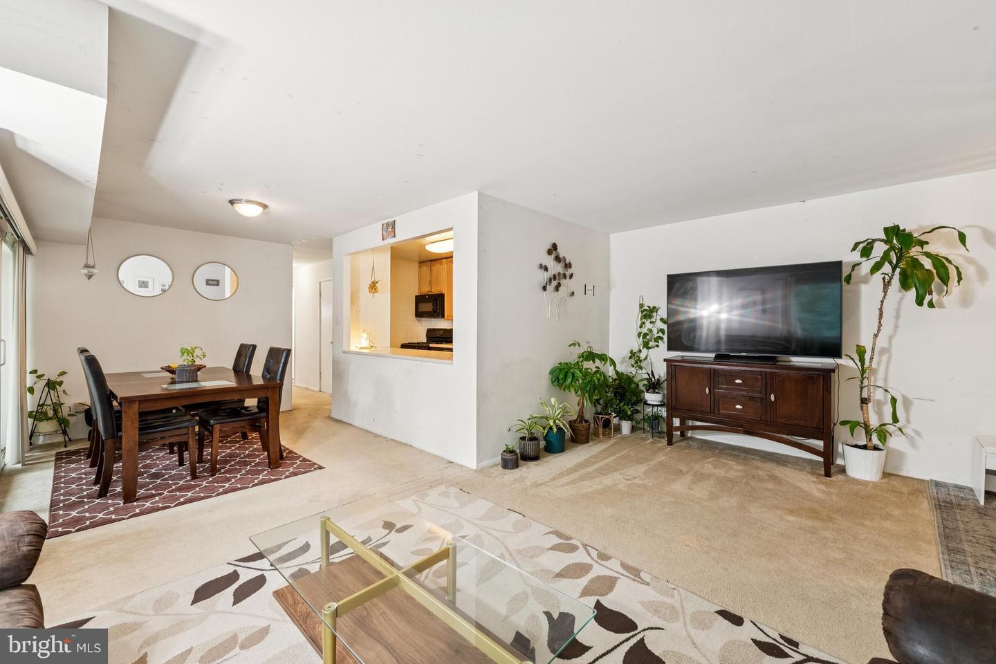 8006 CHANUTE PL ##8, FALLS CHURCH, Virginia 22042, 3 Bedrooms Bedrooms, ,1 BathroomBathrooms,Residential,For sale,8006 CHANUTE PL ##8,VAFX2260498 MLS # VAFX2260498