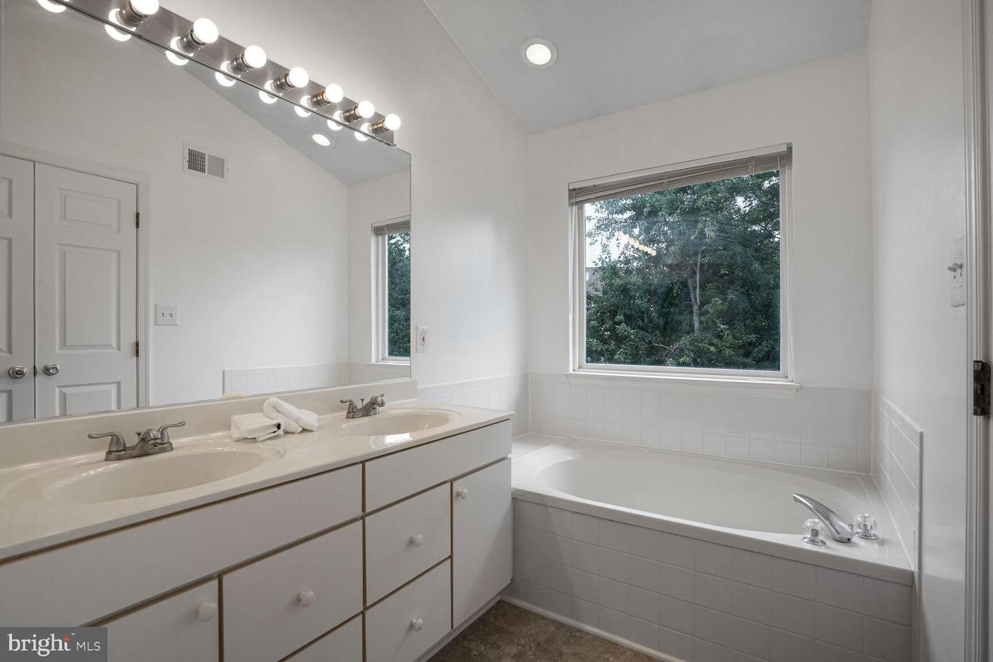 14612 SEASONS DR, CENTREVILLE, Virginia 20120, 3 Bedrooms Bedrooms, ,2 BathroomsBathrooms,Residential,For sale,14612 SEASONS DR,VAFX2260502 MLS # VAFX2260502