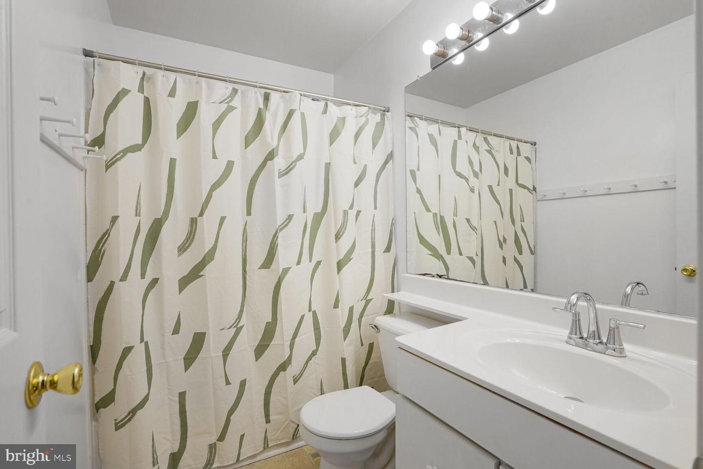 14612 SEASONS DR, CENTREVILLE, Virginia 20120, 3 Bedrooms Bedrooms, ,2 BathroomsBathrooms,Residential,For sale,14612 SEASONS DR,VAFX2260502 MLS # VAFX2260502