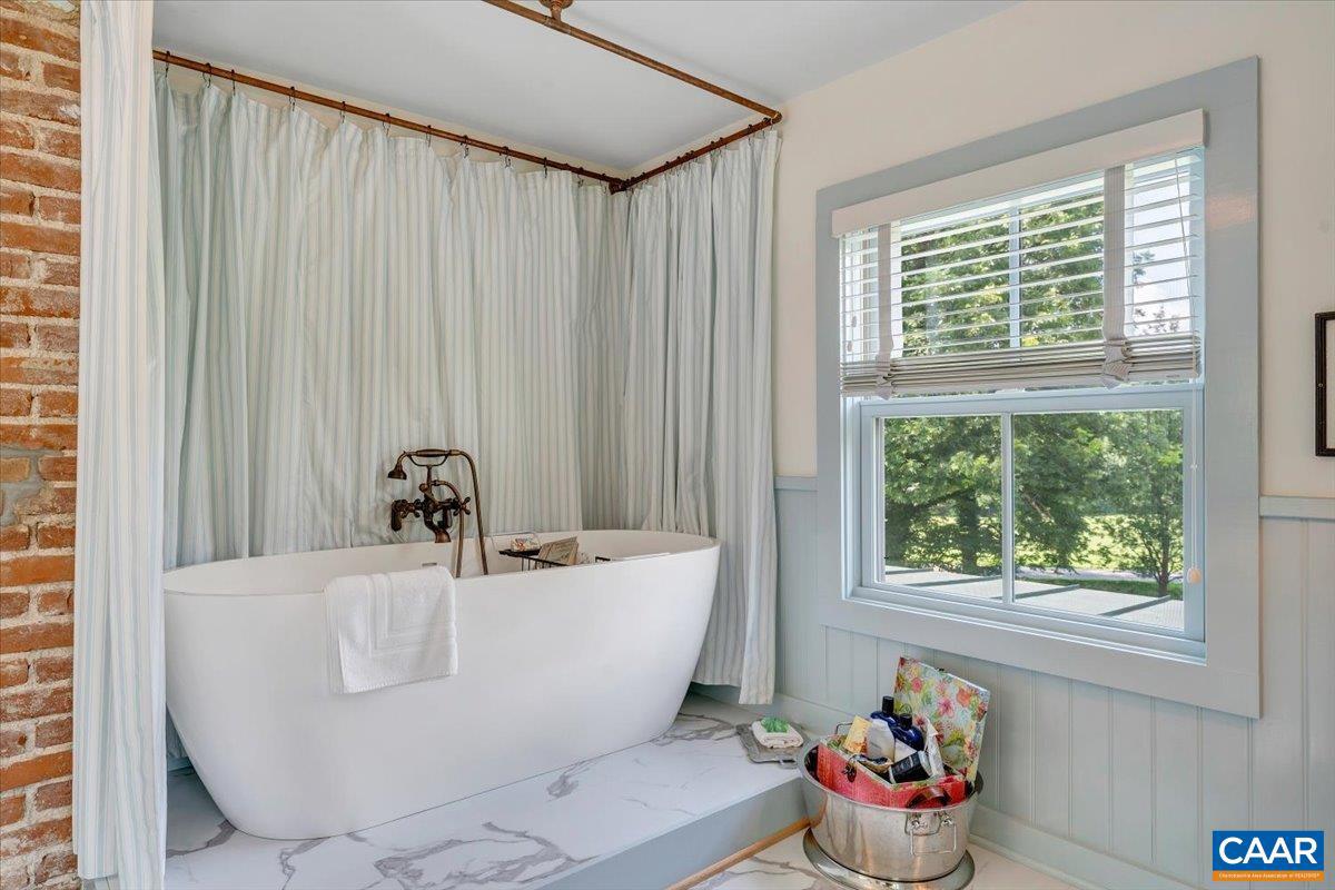 785 JONESBORO RD, ROSELAND, Virginia 22967, 4 Bedrooms Bedrooms, ,2 BathroomsBathrooms,Residential,For sale,785 JONESBORO RD,667678 MLS # 667678