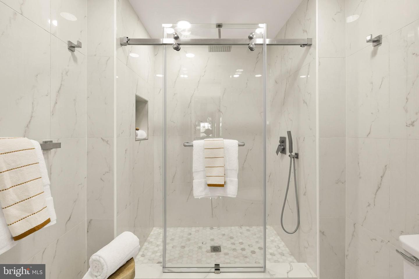 1225 KING ST #405, ALEXANDRIA, Virginia 22314, 3 Bedrooms Bedrooms, ,2 BathroomsBathrooms,Residential,For sale,1225 KING ST #405,VAAX2048434 MLS # VAAX2048434