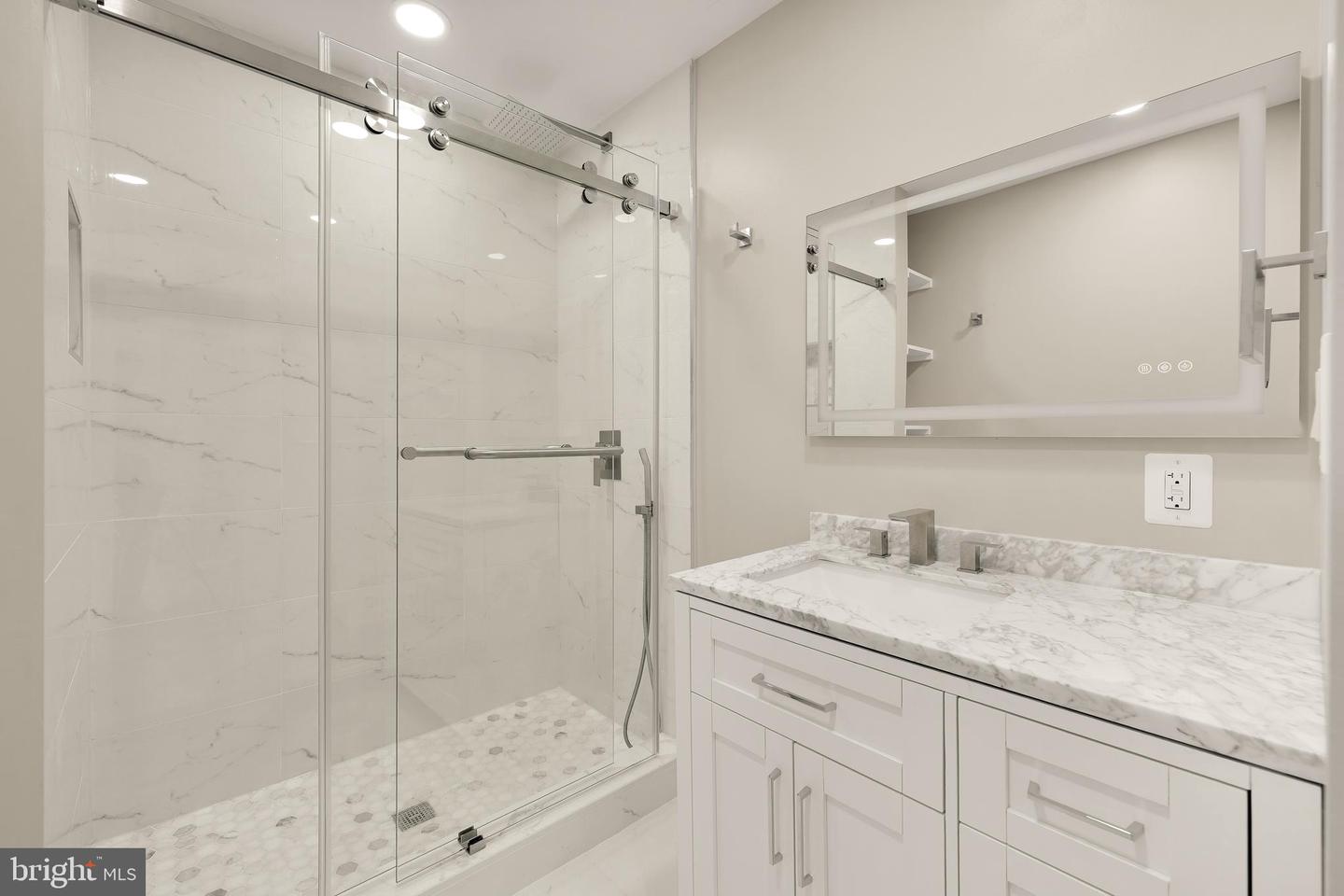 1225 KING ST #300, ALEXANDRIA, Virginia 22314, 1 Bedroom Bedrooms, ,1 BathroomBathrooms,Residential,For sale,1225 KING ST #300,VAAX2048438 MLS # VAAX2048438