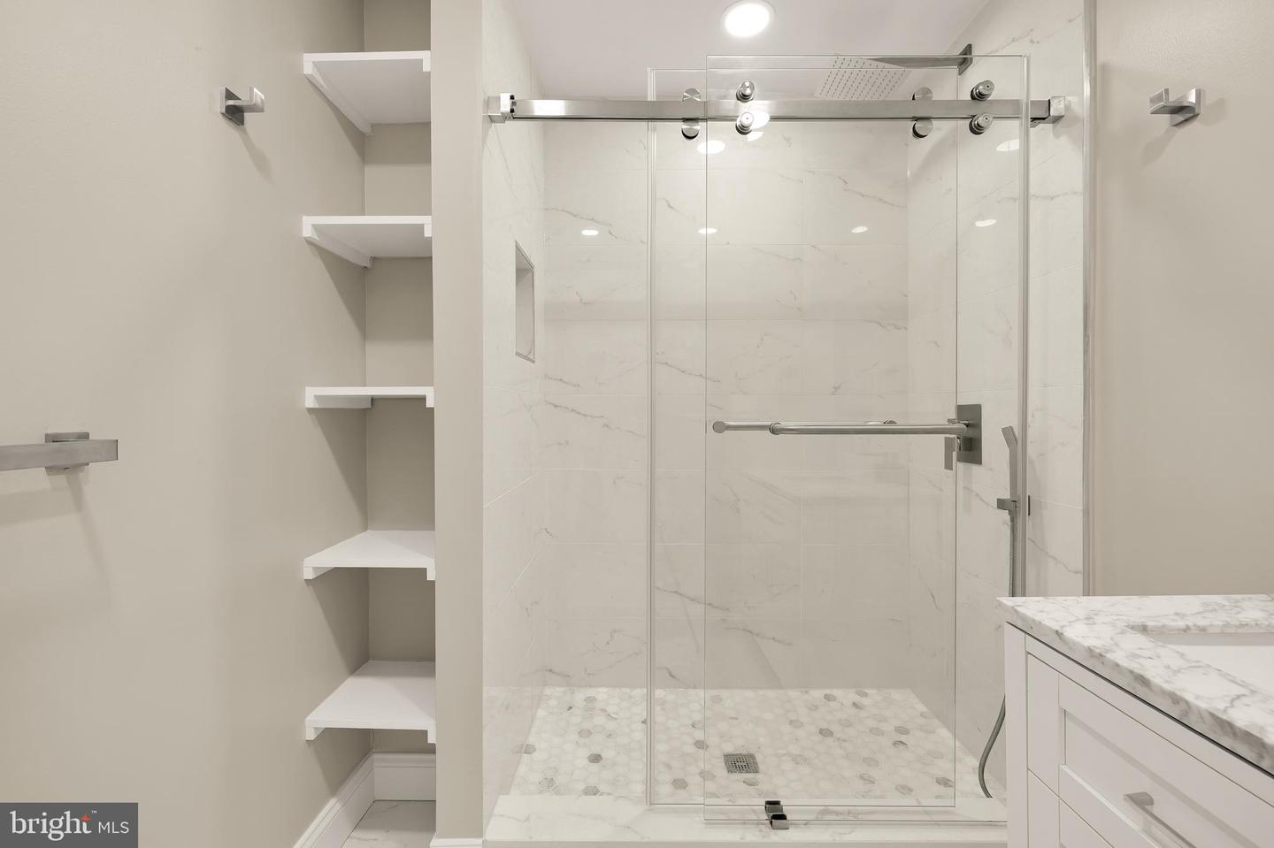 1225 KING ST #300, ALEXANDRIA, Virginia 22314, 1 Bedroom Bedrooms, ,1 BathroomBathrooms,Residential,For sale,1225 KING ST #300,VAAX2048438 MLS # VAAX2048438