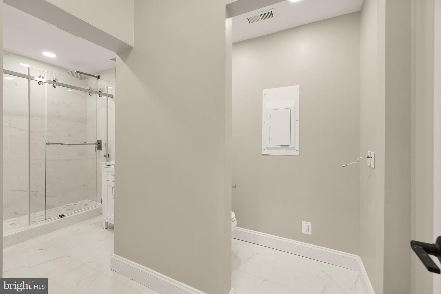 1225 KING ST #300, ALEXANDRIA, Virginia 22314, 1 Bedroom Bedrooms, ,1 BathroomBathrooms,Residential,For sale,1225 KING ST #300,VAAX2048438 MLS # VAAX2048438