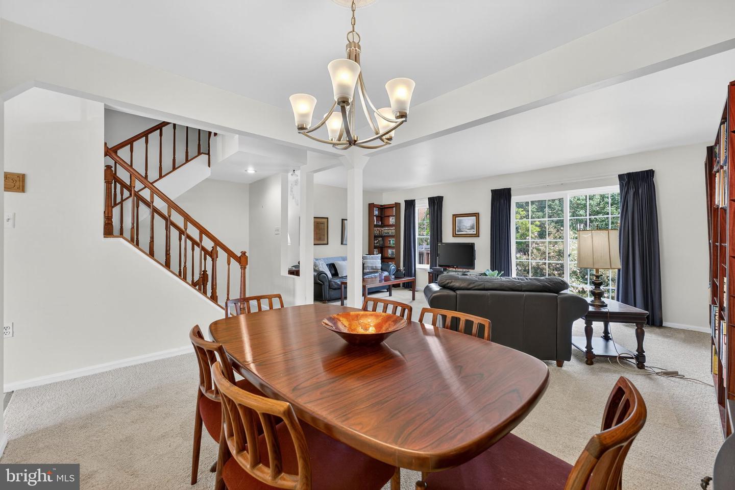 2706 SHERWOOD HALL LN, ALEXANDRIA, Virginia 22306, 3 Bedrooms Bedrooms, ,2 BathroomsBathrooms,Residential,For sale,2706 SHERWOOD HALL LN,VAFX2260534 MLS # VAFX2260534