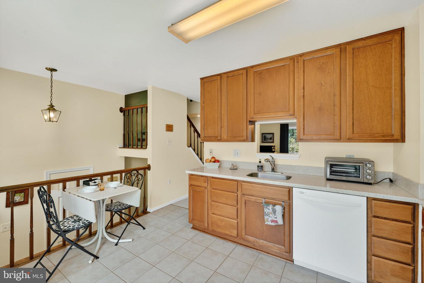 2706 SHERWOOD HALL LN, ALEXANDRIA, Virginia 22306, 3 Bedrooms Bedrooms, ,2 BathroomsBathrooms,Residential,For sale,2706 SHERWOOD HALL LN,VAFX2260534 MLS # VAFX2260534