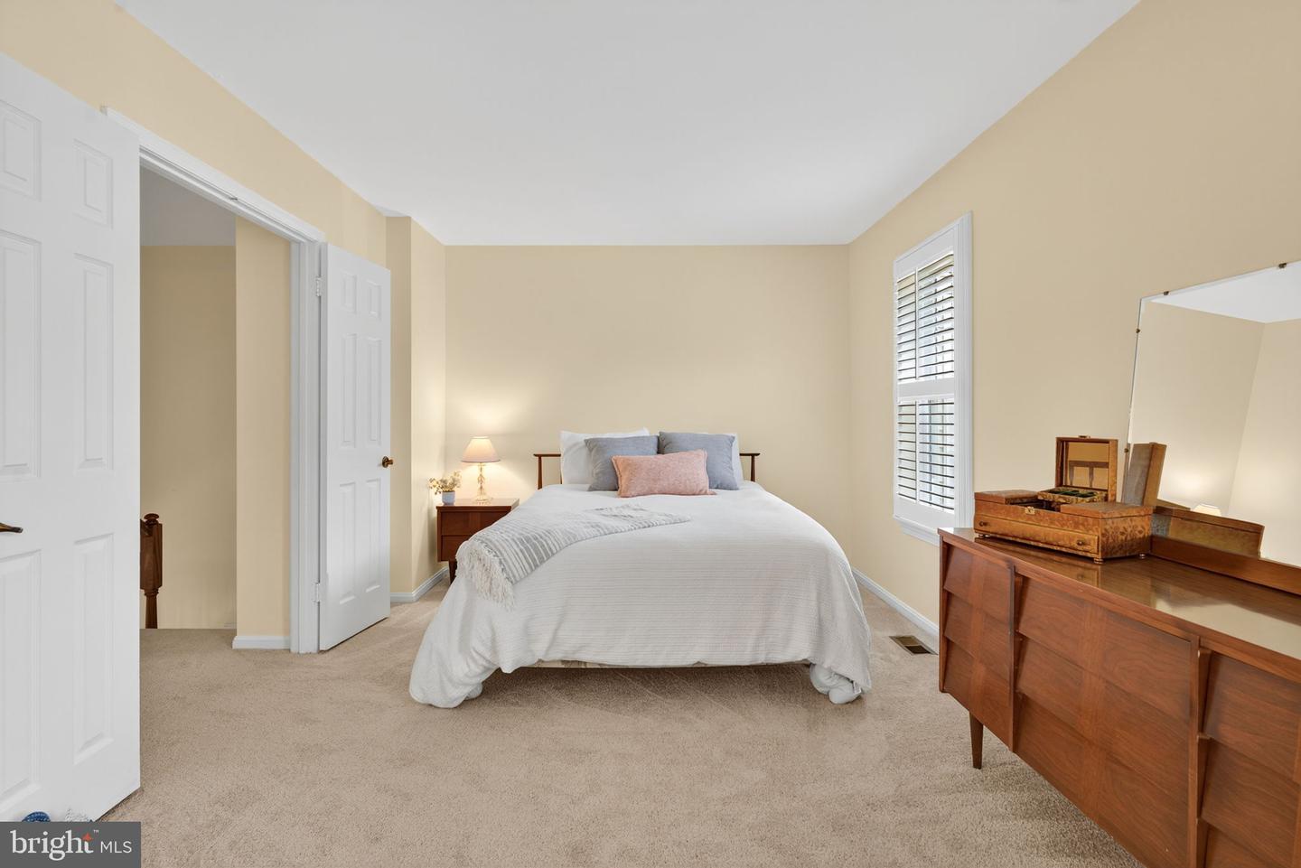 2706 SHERWOOD HALL LN, ALEXANDRIA, Virginia 22306, 3 Bedrooms Bedrooms, ,2 BathroomsBathrooms,Residential,For sale,2706 SHERWOOD HALL LN,VAFX2260534 MLS # VAFX2260534