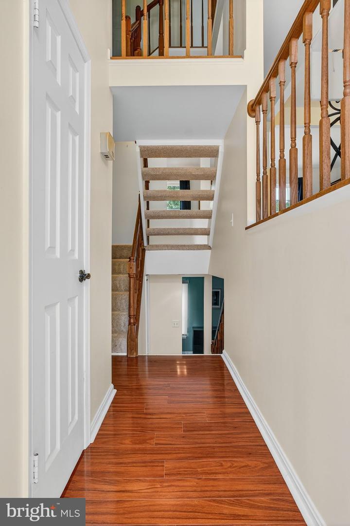 2706 SHERWOOD HALL LN, ALEXANDRIA, Virginia 22306, 3 Bedrooms Bedrooms, ,2 BathroomsBathrooms,Residential,For sale,2706 SHERWOOD HALL LN,VAFX2260534 MLS # VAFX2260534