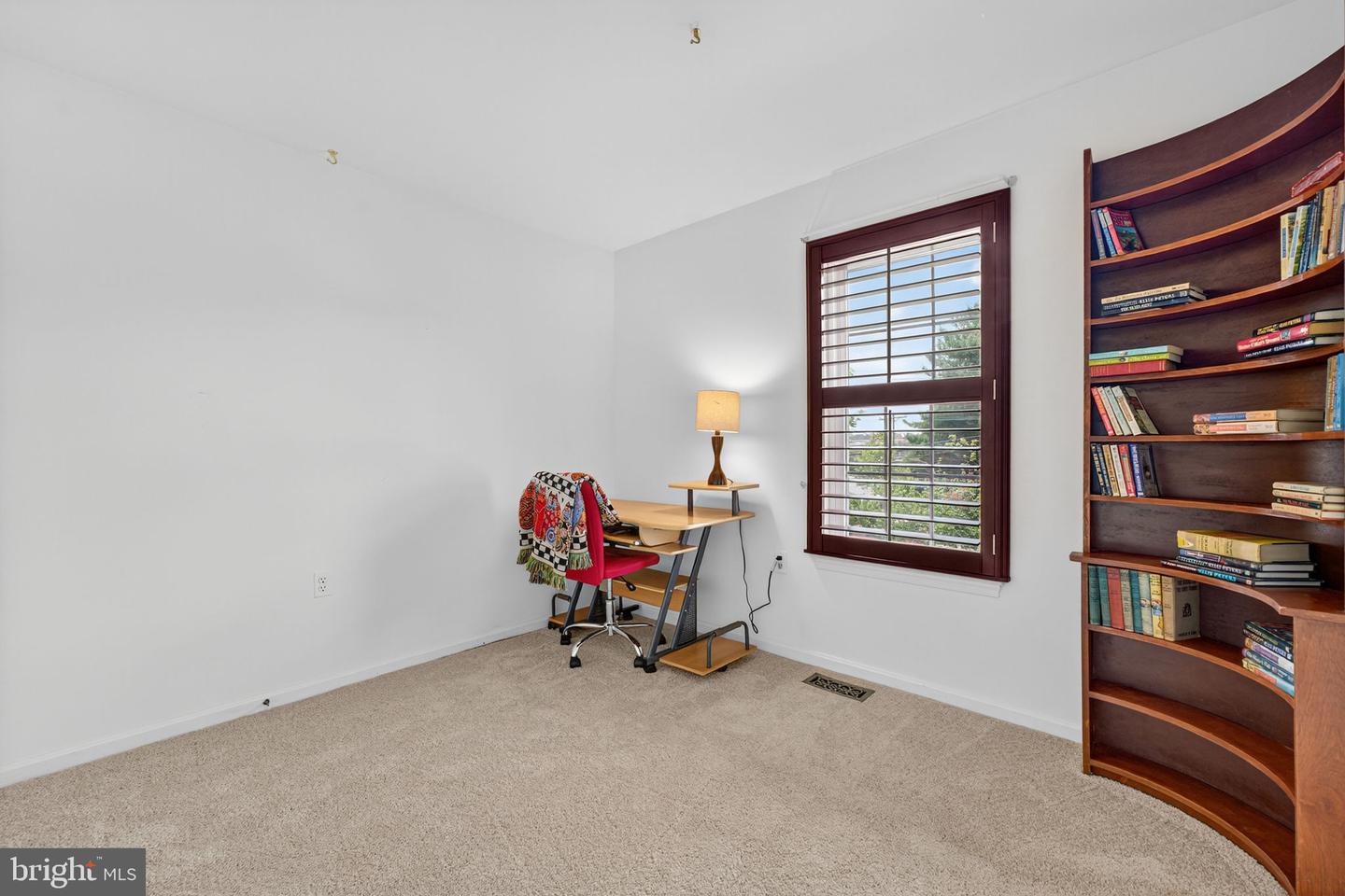 2706 SHERWOOD HALL LN, ALEXANDRIA, Virginia 22306, 3 Bedrooms Bedrooms, ,2 BathroomsBathrooms,Residential,For sale,2706 SHERWOOD HALL LN,VAFX2260534 MLS # VAFX2260534