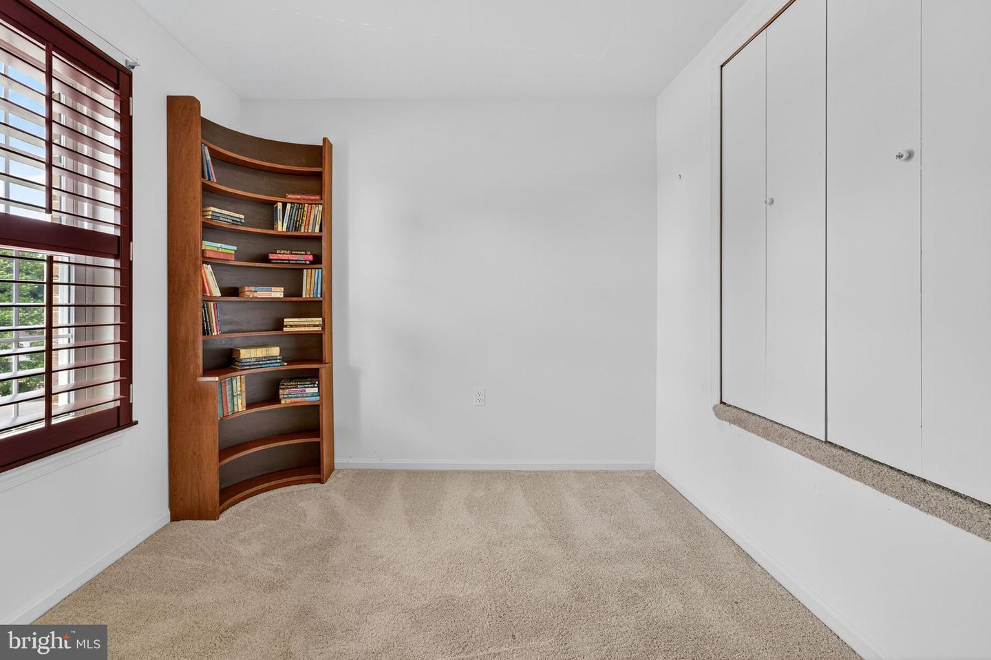 2706 SHERWOOD HALL LN, ALEXANDRIA, Virginia 22306, 3 Bedrooms Bedrooms, ,2 BathroomsBathrooms,Residential,For sale,2706 SHERWOOD HALL LN,VAFX2260534 MLS # VAFX2260534