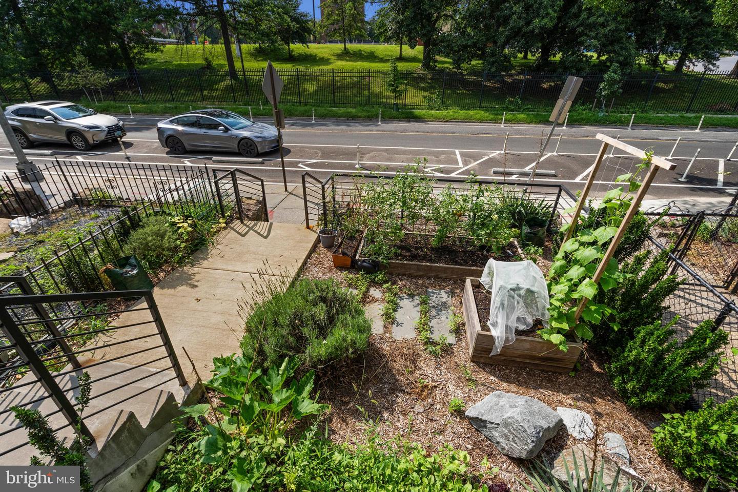 1427 WEST VIRGINIA AVE NE #1, WASHINGTON, District Of Columbia 20002, 2 Bedrooms Bedrooms, ,2 BathroomsBathrooms,Residential,For sale,1427 WEST VIRGINIA AVE NE #1,DCDC2214618 MLS # DCDC2214618