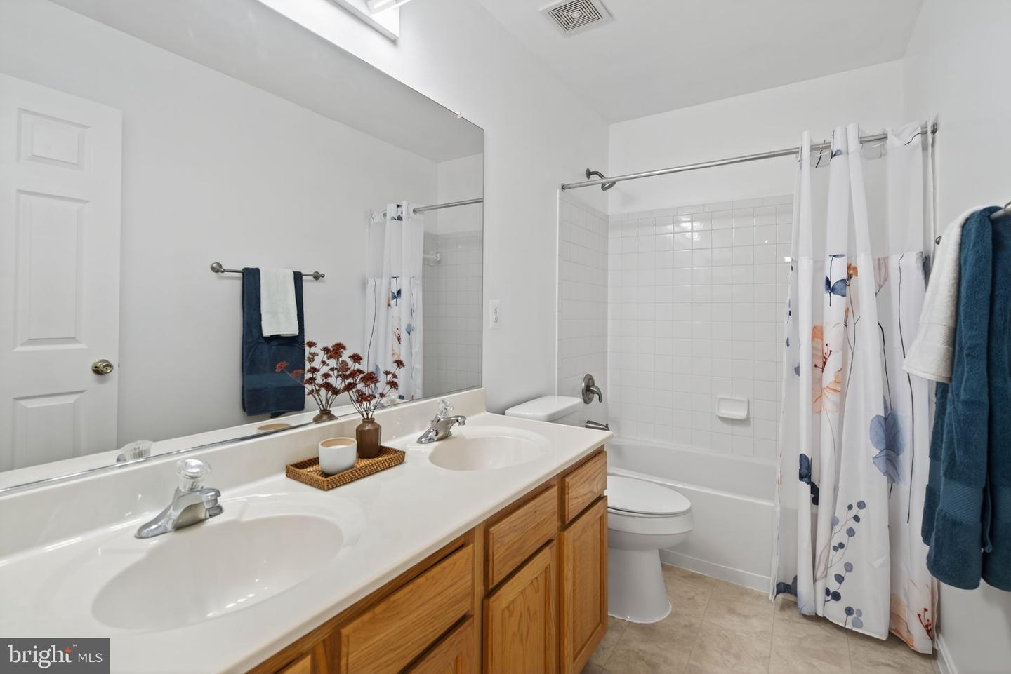 3004 VIDALIA CT, DUMFRIES, Virginia 22026, 4 Bedrooms Bedrooms, ,3 BathroomsBathrooms,Residential,For sale,3004 VIDALIA CT,VAPW2101246 MLS # VAPW2101246
