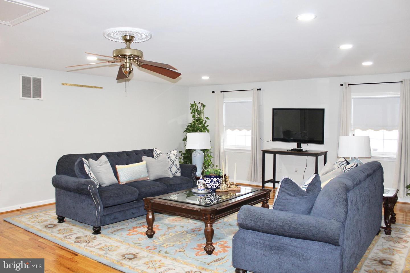 6314 WASHINGTON BLVD, ARLINGTON, Virginia 22205, 4 Bedrooms Bedrooms, ,3 BathroomsBathrooms,Residential,For sale,6314 WASHINGTON BLVD,VAAR2062136 MLS # VAAR2062136