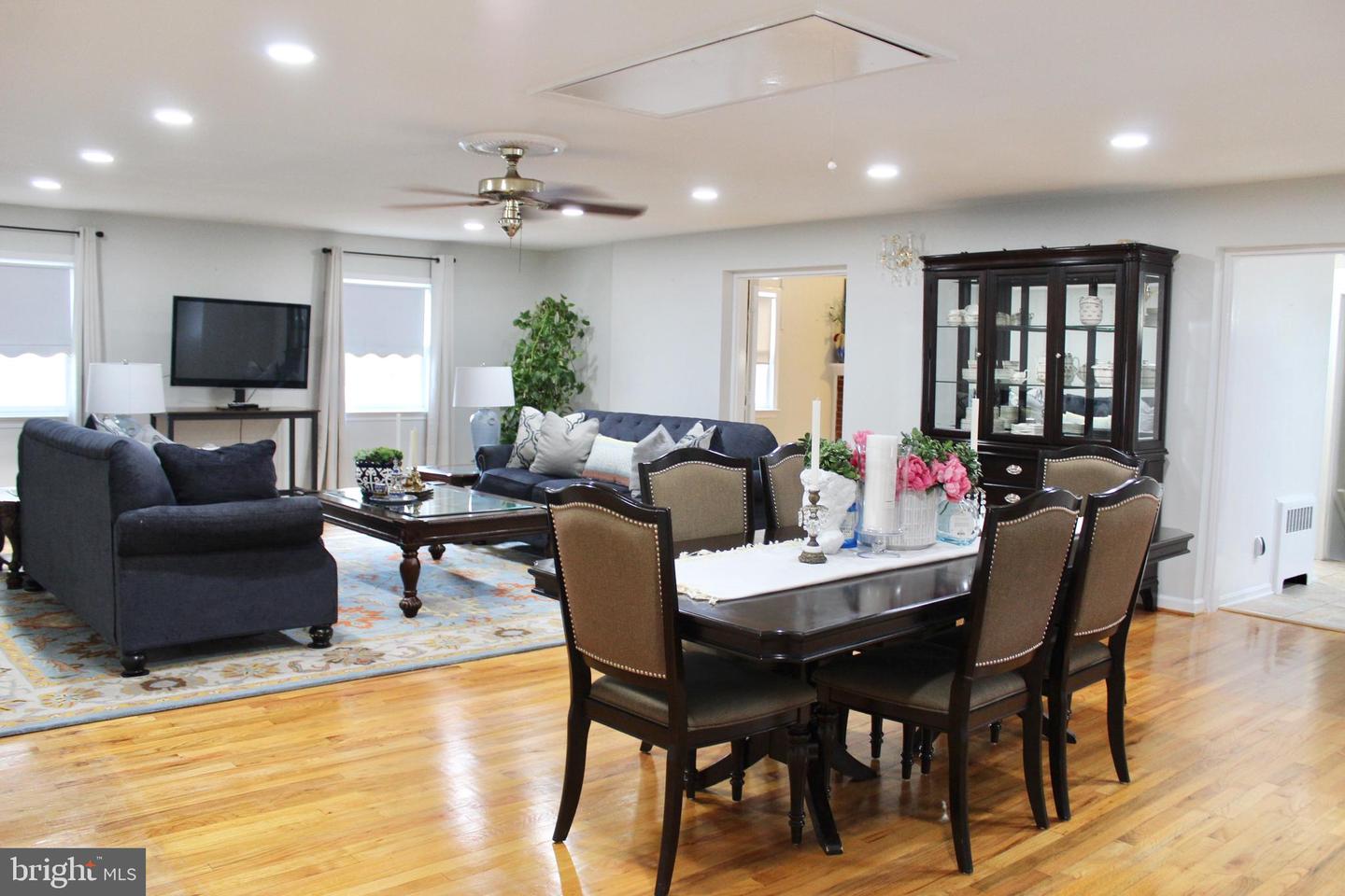 6314 WASHINGTON BLVD, ARLINGTON, Virginia 22205, 4 Bedrooms Bedrooms, ,3 BathroomsBathrooms,Residential,For sale,6314 WASHINGTON BLVD,VAAR2062136 MLS # VAAR2062136