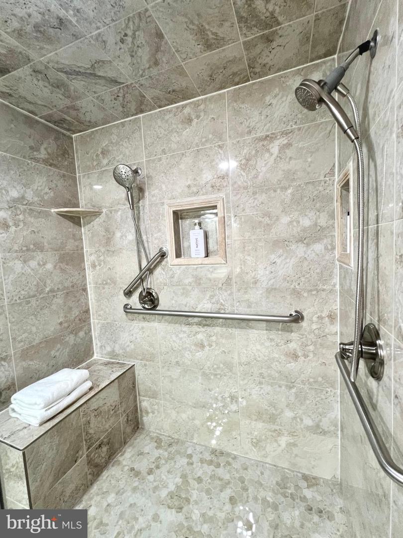 6314 WASHINGTON BLVD, ARLINGTON, Virginia 22205, 4 Bedrooms Bedrooms, ,3 BathroomsBathrooms,Residential,For sale,6314 WASHINGTON BLVD,VAAR2062136 MLS # VAAR2062136