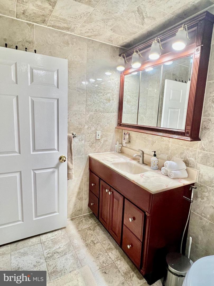 6314 WASHINGTON BLVD, ARLINGTON, Virginia 22205, 4 Bedrooms Bedrooms, ,3 BathroomsBathrooms,Residential,For sale,6314 WASHINGTON BLVD,VAAR2062136 MLS # VAAR2062136