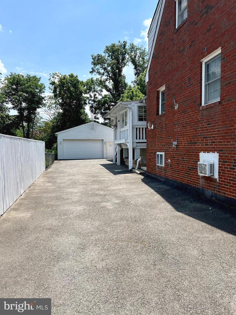 6314 WASHINGTON BLVD, ARLINGTON, Virginia 22205, 4 Bedrooms Bedrooms, ,3 BathroomsBathrooms,Residential,For sale,6314 WASHINGTON BLVD,VAAR2062136 MLS # VAAR2062136