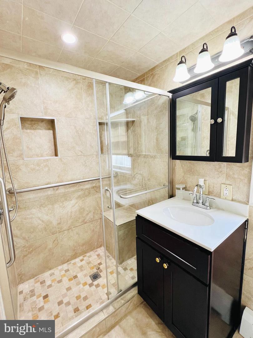 6314 WASHINGTON BLVD, ARLINGTON, Virginia 22205, 4 Bedrooms Bedrooms, ,3 BathroomsBathrooms,Residential,For sale,6314 WASHINGTON BLVD,VAAR2062136 MLS # VAAR2062136