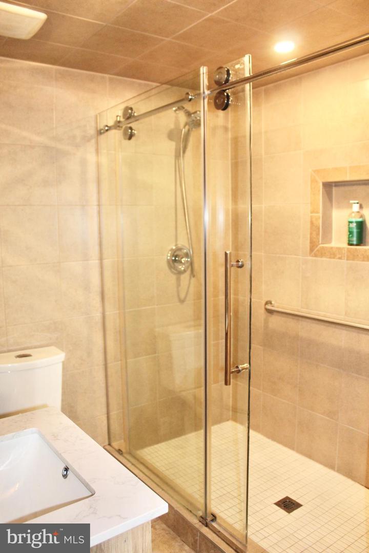 6314 WASHINGTON BLVD, ARLINGTON, Virginia 22205, 4 Bedrooms Bedrooms, ,3 BathroomsBathrooms,Residential,For sale,6314 WASHINGTON BLVD,VAAR2062136 MLS # VAAR2062136
