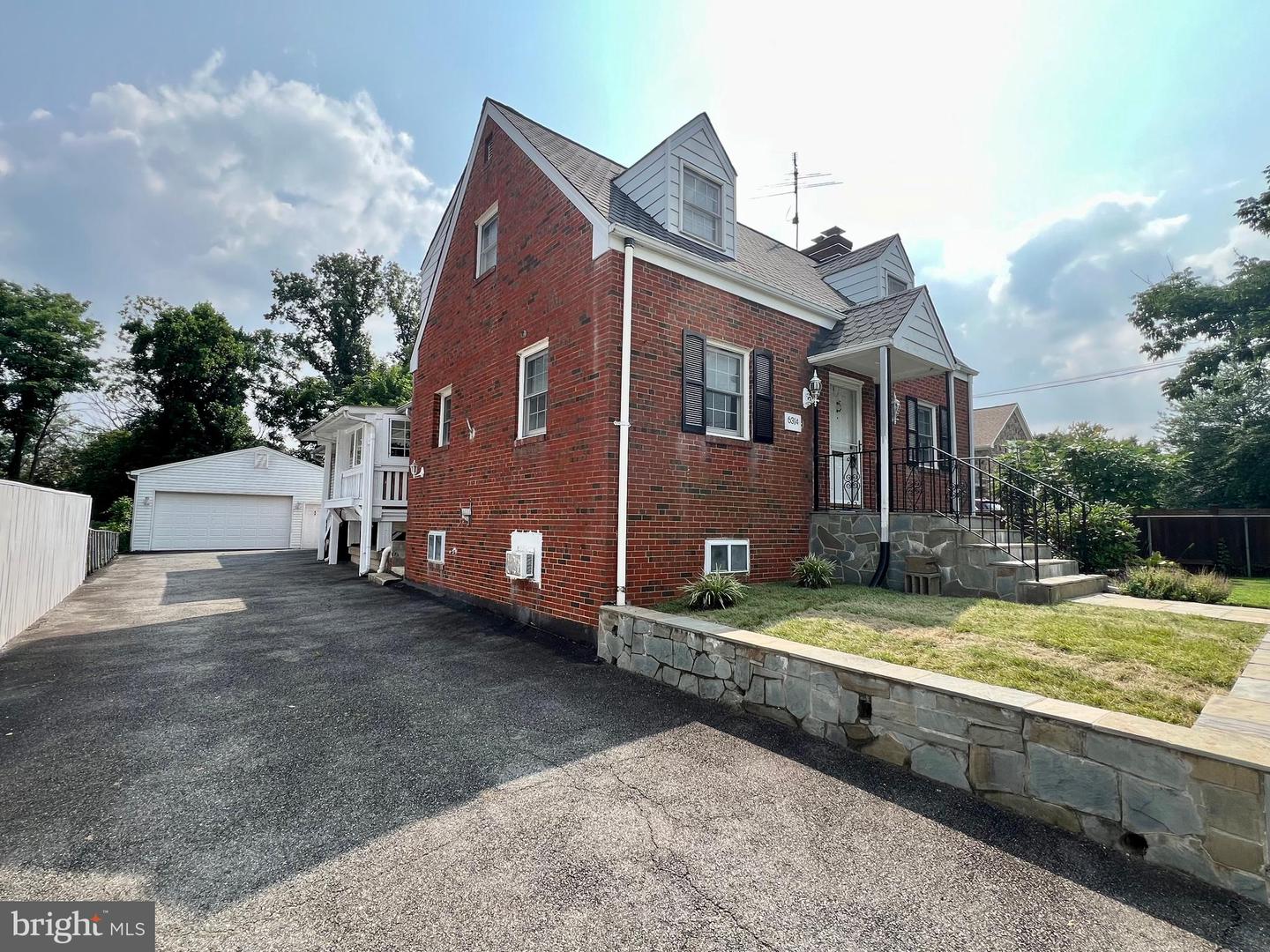 6314 WASHINGTON BLVD, ARLINGTON, Virginia 22205, 4 Bedrooms Bedrooms, ,3 BathroomsBathrooms,Residential,For sale,6314 WASHINGTON BLVD,VAAR2062136 MLS # VAAR2062136