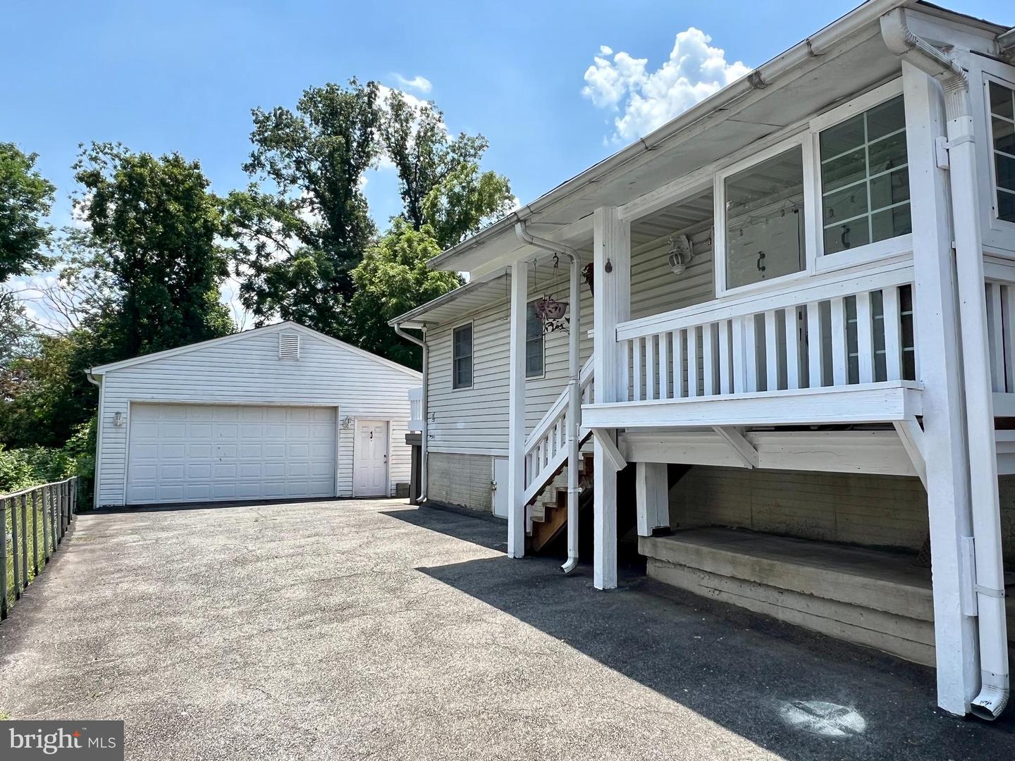 6314 WASHINGTON BLVD, ARLINGTON, Virginia 22205, 4 Bedrooms Bedrooms, ,3 BathroomsBathrooms,Residential,For sale,6314 WASHINGTON BLVD,VAAR2062136 MLS # VAAR2062136