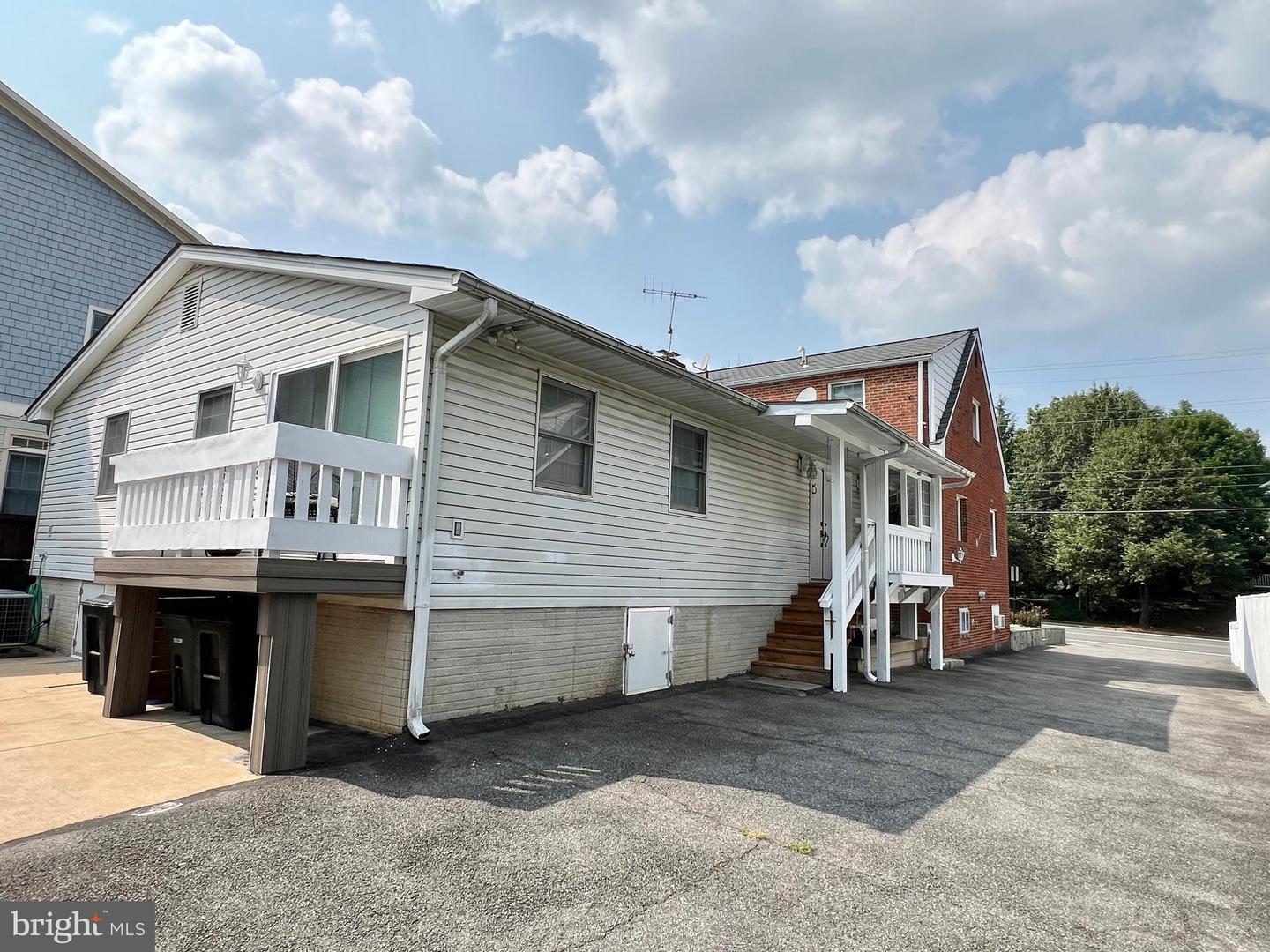 6314 WASHINGTON BLVD, ARLINGTON, Virginia 22205, 4 Bedrooms Bedrooms, ,3 BathroomsBathrooms,Residential,For sale,6314 WASHINGTON BLVD,VAAR2062136 MLS # VAAR2062136