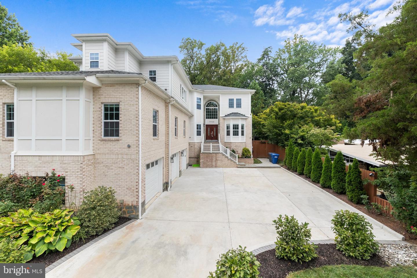 7908 HOLMES RUN DR, FALLS CHURCH, Virginia 22042, 6 Bedrooms Bedrooms, ,6 BathroomsBathrooms,Residential,For sale,7908 HOLMES RUN DR,VAFX2260572 MLS # VAFX2260572
