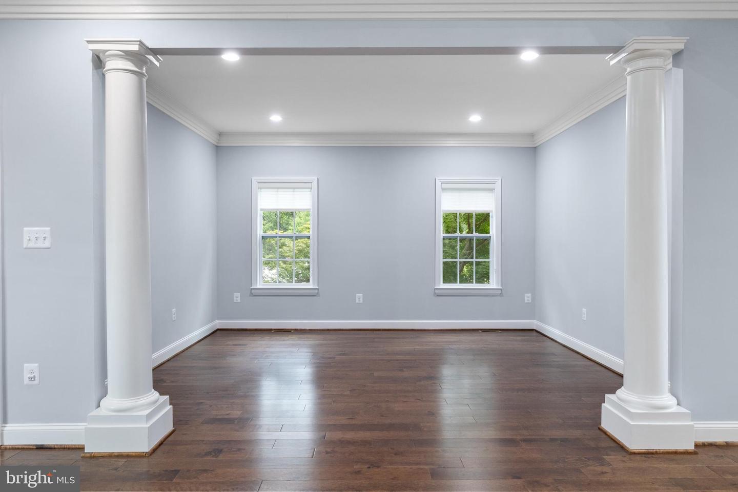 7908 HOLMES RUN DR, FALLS CHURCH, Virginia 22042, 6 Bedrooms Bedrooms, ,6 BathroomsBathrooms,Residential,For sale,7908 HOLMES RUN DR,VAFX2260572 MLS # VAFX2260572