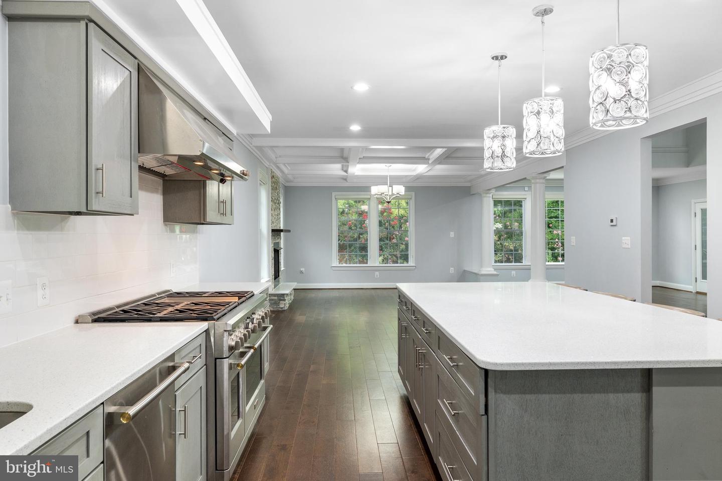 7908 HOLMES RUN DR, FALLS CHURCH, Virginia 22042, 6 Bedrooms Bedrooms, ,6 BathroomsBathrooms,Residential,For sale,7908 HOLMES RUN DR,VAFX2260572 MLS # VAFX2260572