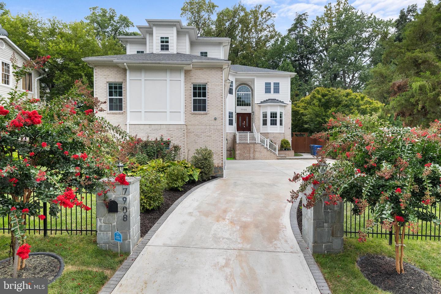 7908 HOLMES RUN DR, FALLS CHURCH, Virginia 22042, 6 Bedrooms Bedrooms, ,6 BathroomsBathrooms,Residential,For sale,7908 HOLMES RUN DR,VAFX2260572 MLS # VAFX2260572