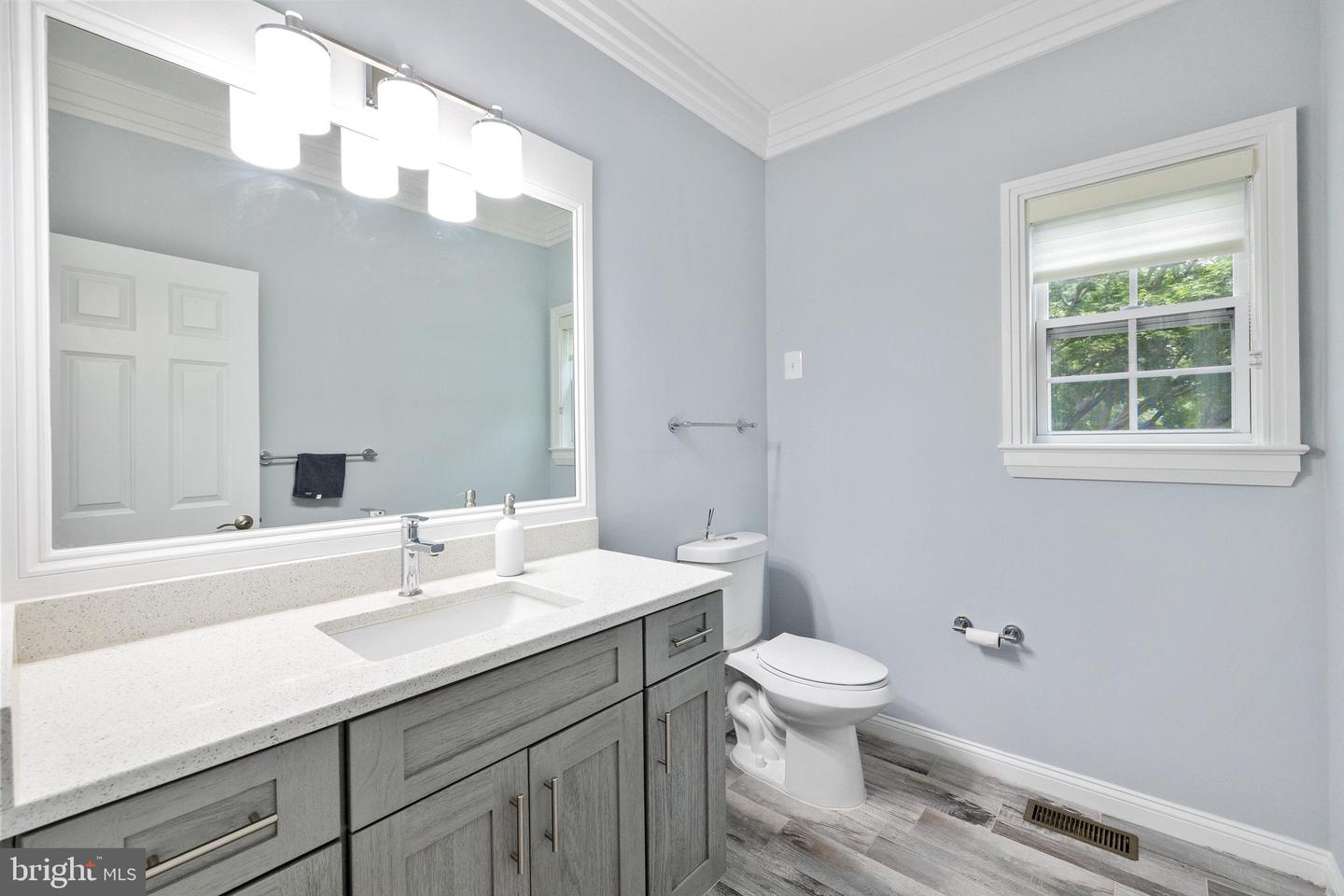 7908 HOLMES RUN DR, FALLS CHURCH, Virginia 22042, 6 Bedrooms Bedrooms, ,6 BathroomsBathrooms,Residential,For sale,7908 HOLMES RUN DR,VAFX2260572 MLS # VAFX2260572